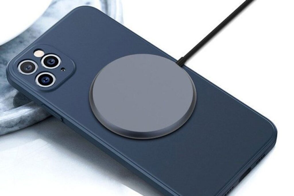 شارژر وایرلس Magsafe اپل آیفون 12mini را کندتر از سایر مدل‌ها شارژ می‌کند